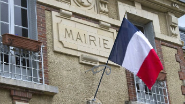 Les maires de France à Marcon : La France n'est pas une Start-Up . Mairie_num%C3%A9risation